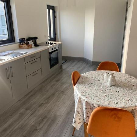 Hill Top View Apartment Лехинч Экстерьер фото