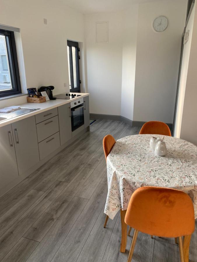 Hill Top View Apartment Лехинч Экстерьер фото